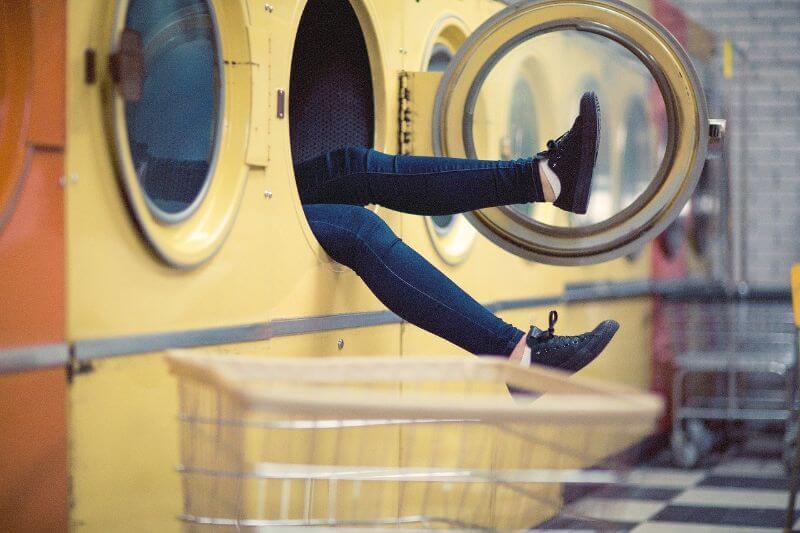 うわばきはシューズランドリーネットに入れて洗濯機で洗える！スリーコインズの便利グッズをご紹介